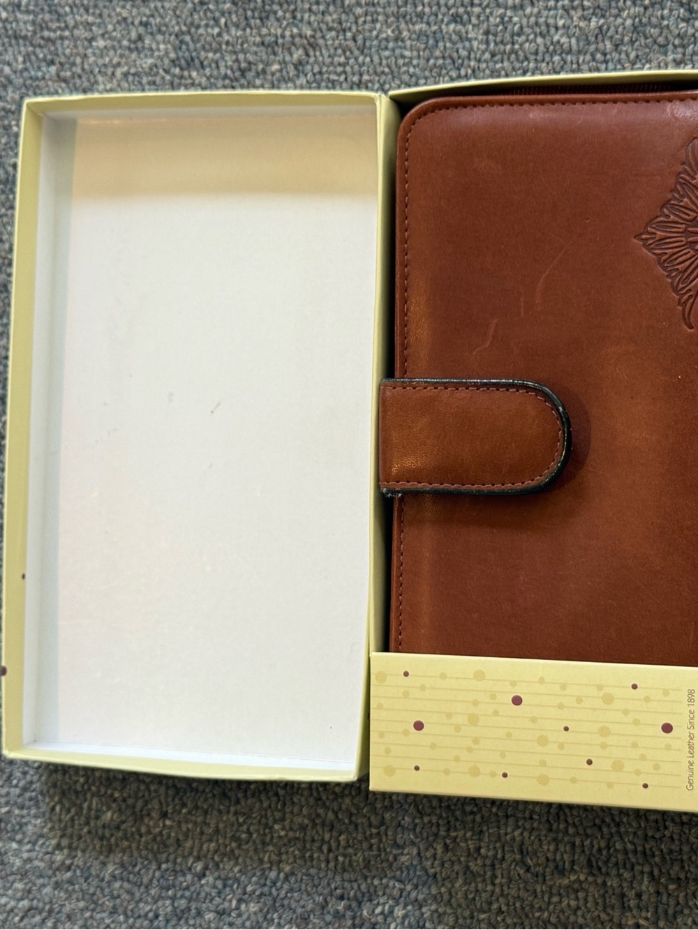 Buxton Wallet - Picture 9 of 10